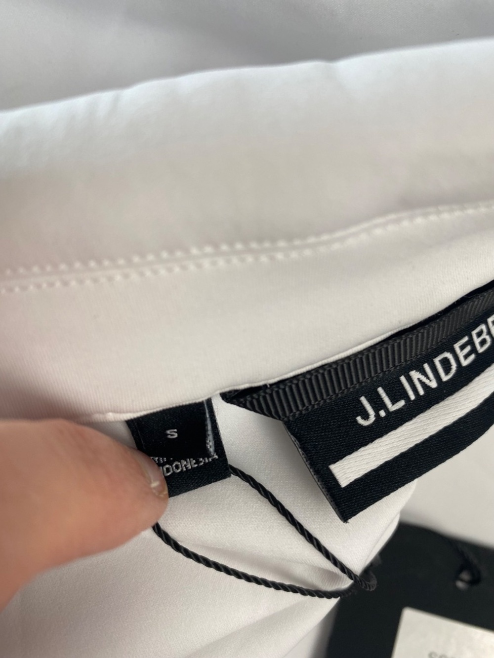 NWT J. Lindeberg Mikaela Golf Vest White SS2024 Sample Size Small AWJS09527 - Picture 6 of 7